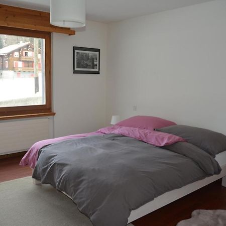 דירות Haus Valaisia - Randa Bei Zermatt מראה חיצוני תמונה